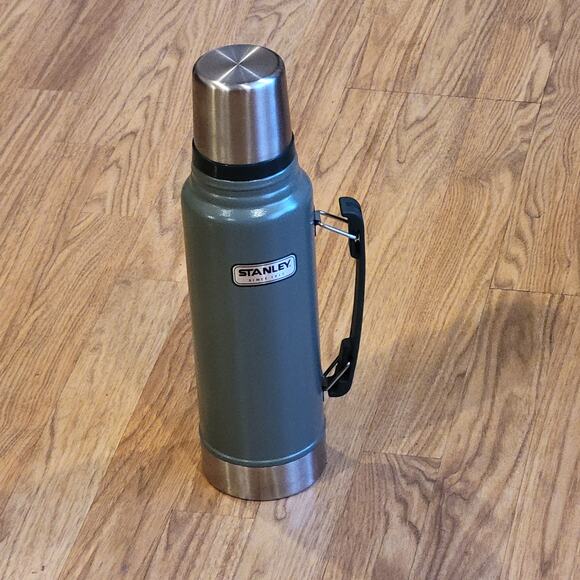 Classic Stanley Vacuum Thermos Bottle Coffee Green Hammertone 1.1 Qt Stainless - Picture 1 of 8